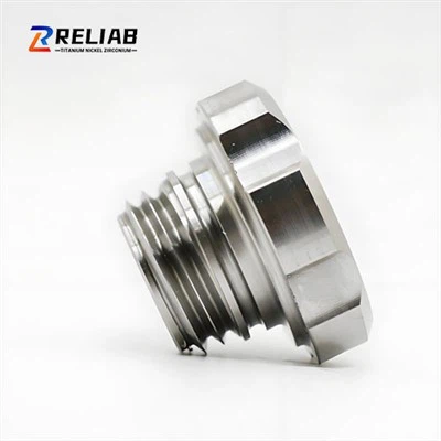 Titanlegeringsbränsletankkap